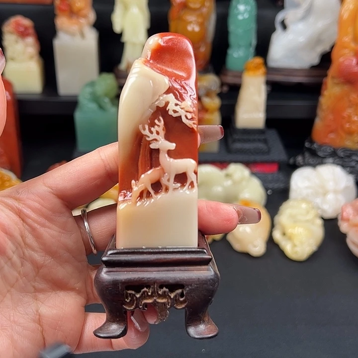 寿山石三彩老性芙蓉石