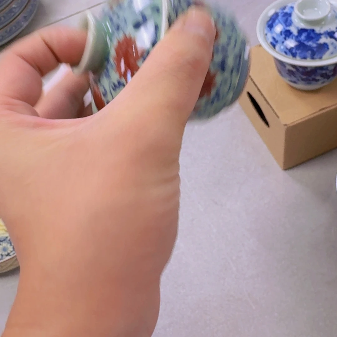 瓷片青釉缠枝莲二才马蹄盖碗