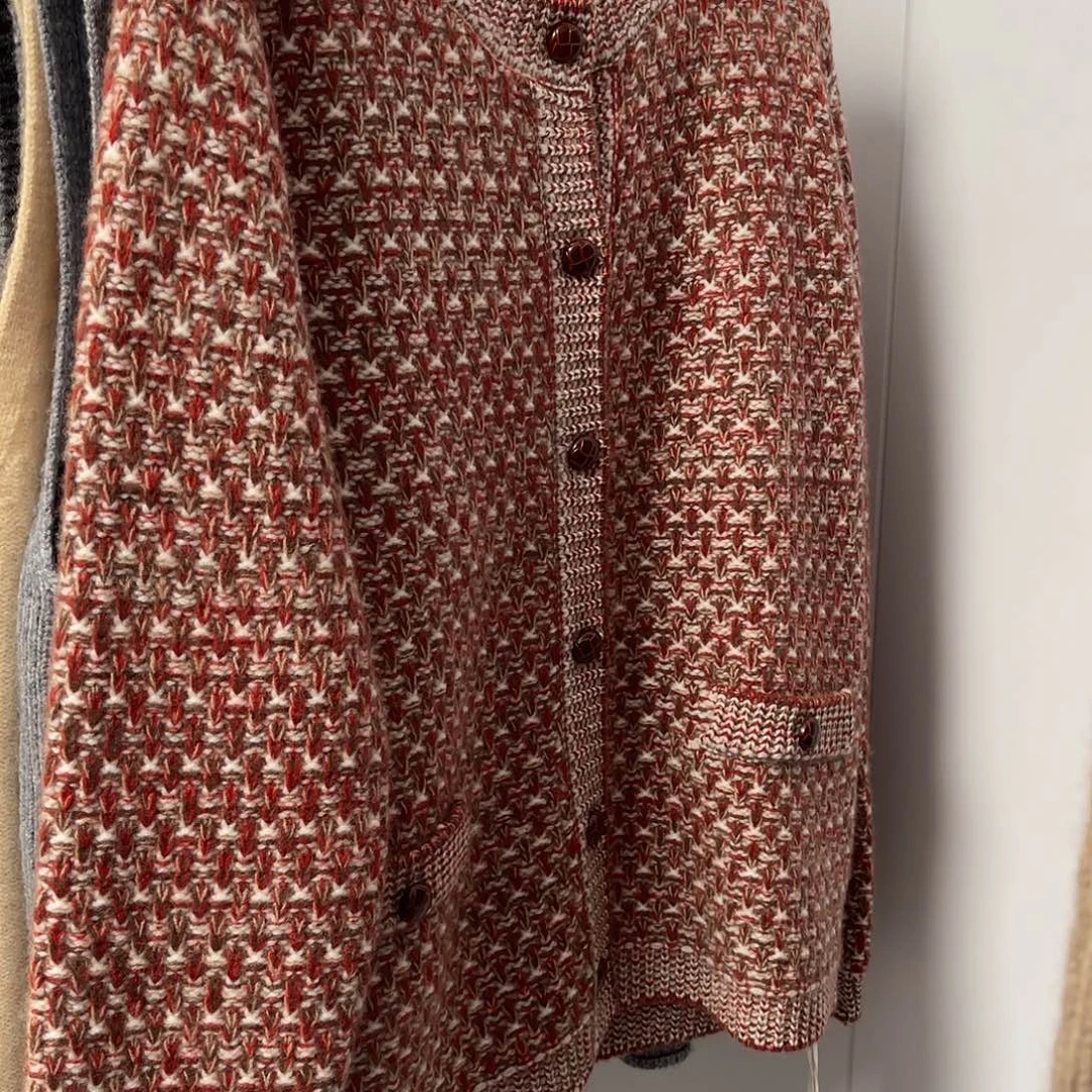 小香风 皮扣 红色 羊绒开衫