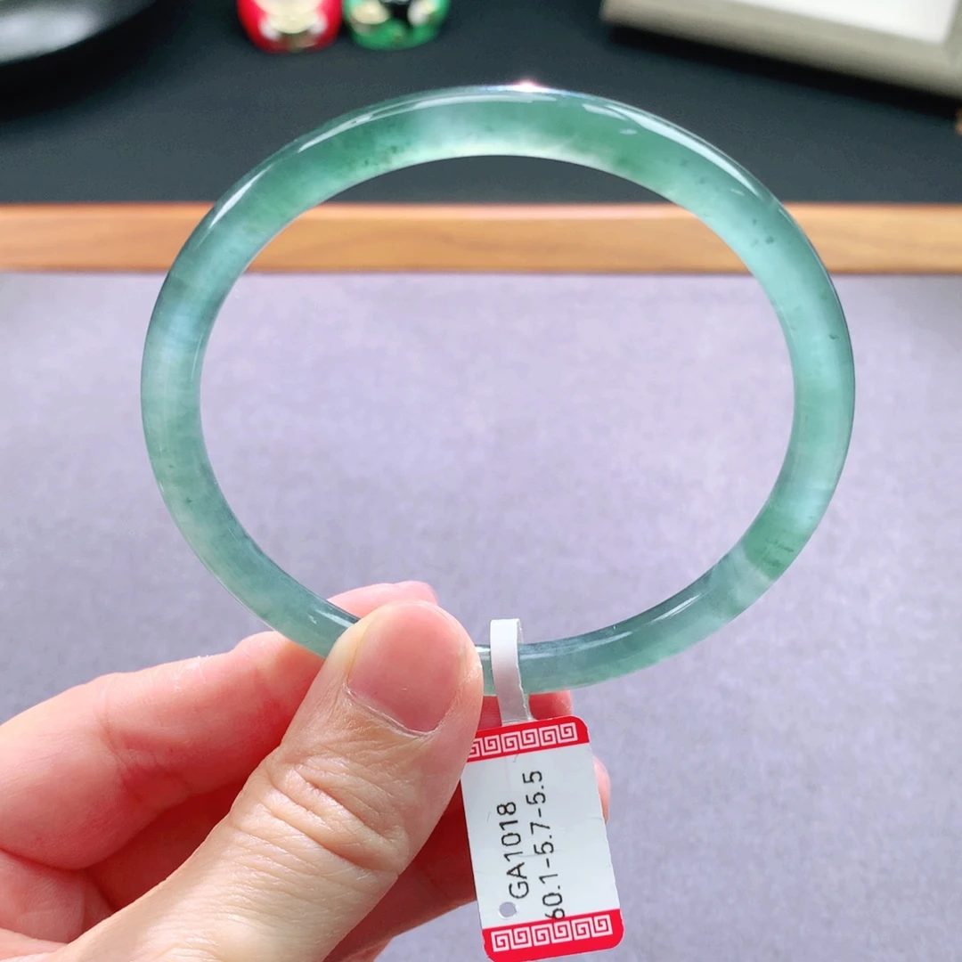 翡翠手镯未镶嵌天然翡翠手镯