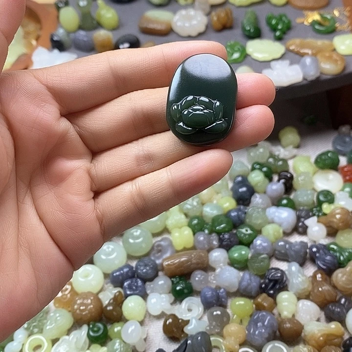 未镶嵌和田玉挂件莲花牌