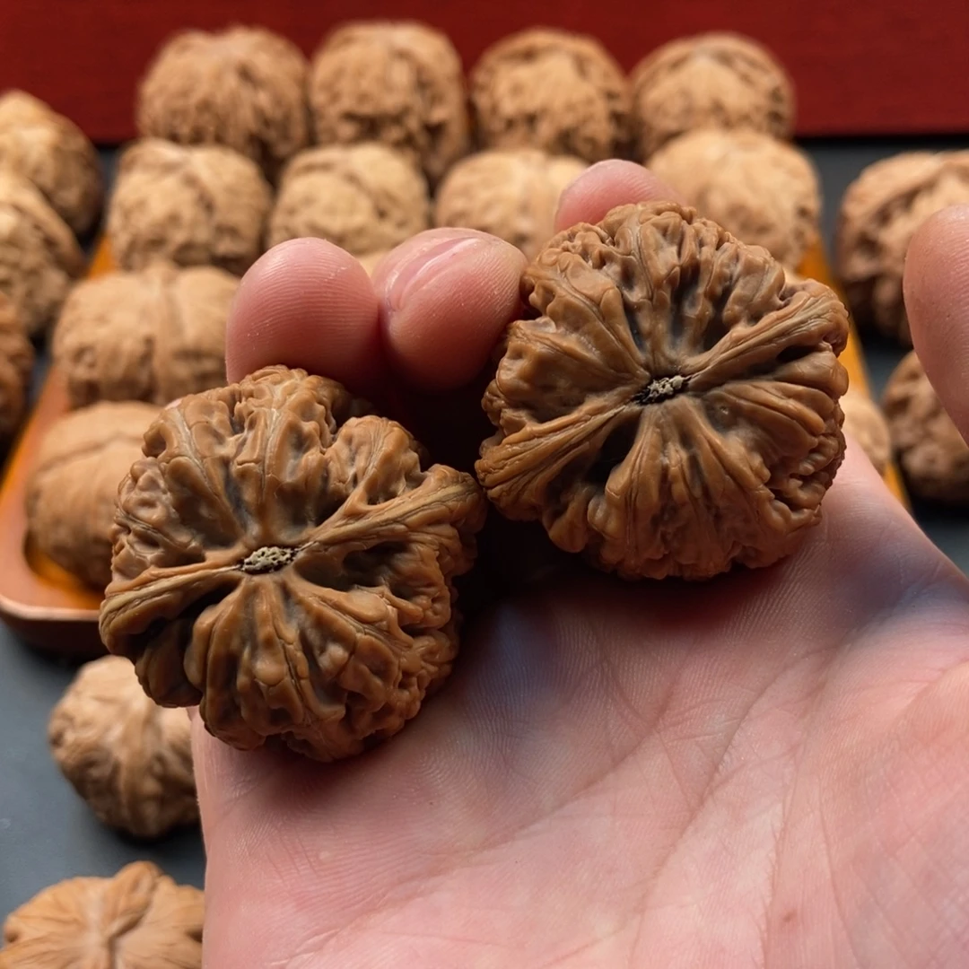 孙***鑫吊坠文玩核桃粗筋全品39