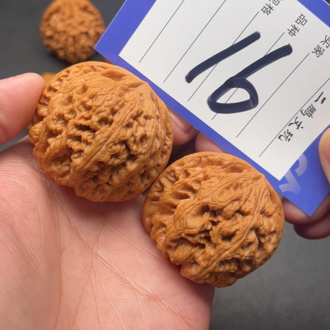 文玩核桃把件L****.大粗筋45