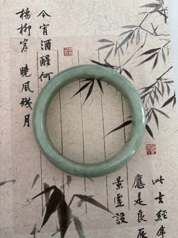 X999-五九加冰润绿飘花宽胎缅甸翡翠手镯时尚