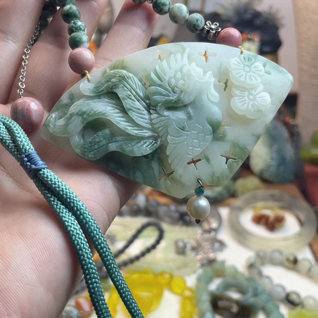 未镶嵌蛇纹石玉吊坠