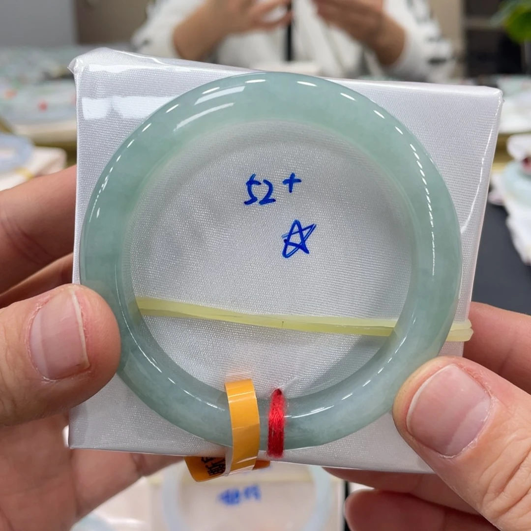 未镶嵌手镯翡翠翡翠