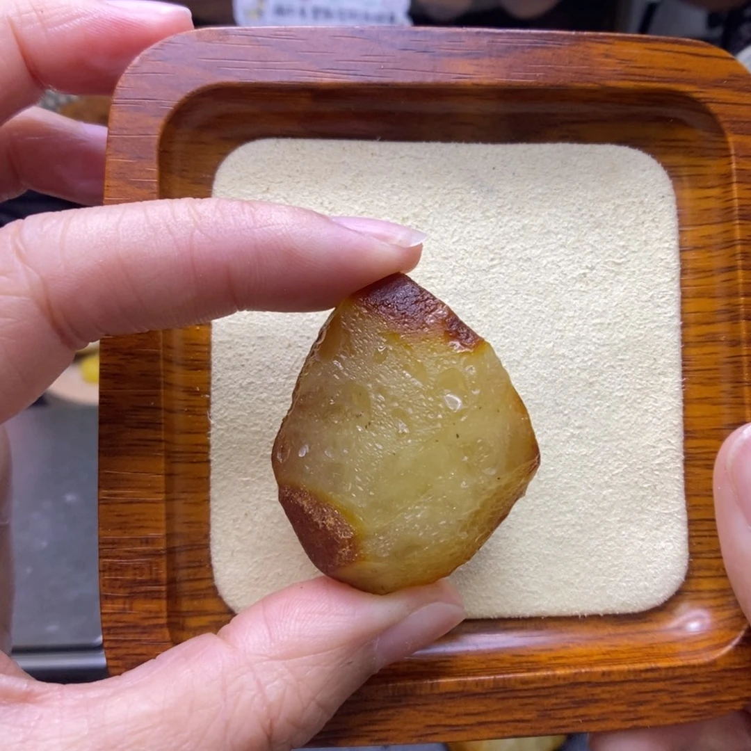 定制琥珀未镶嵌米**儿敏