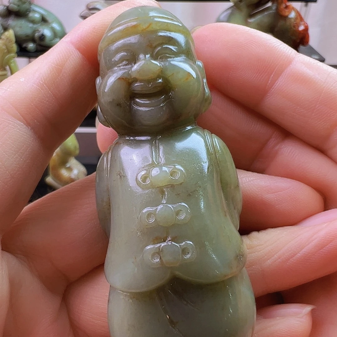 不***点颈饰未镶嵌和田玉