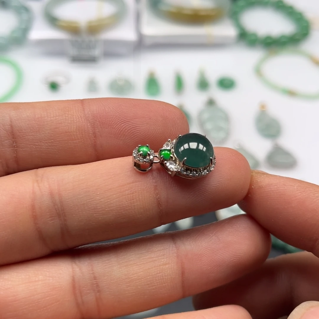 翡翠银S925镶嵌颈饰福利