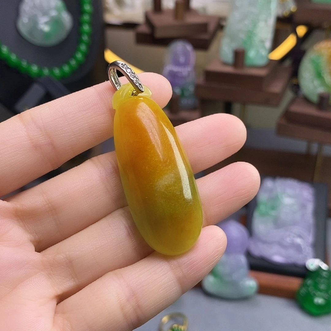 吊坠(赠链)未镶嵌翡翠