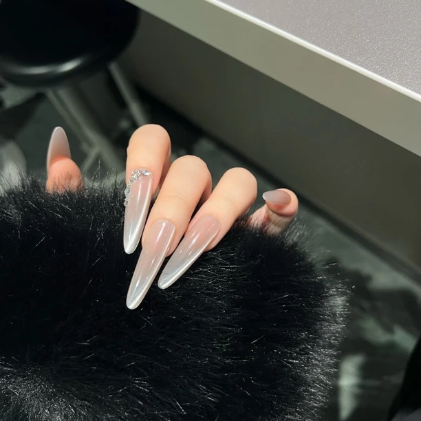 【月汐】纯手工冰透裸色k9钻穿戴甲成品美甲高级感秋冬款