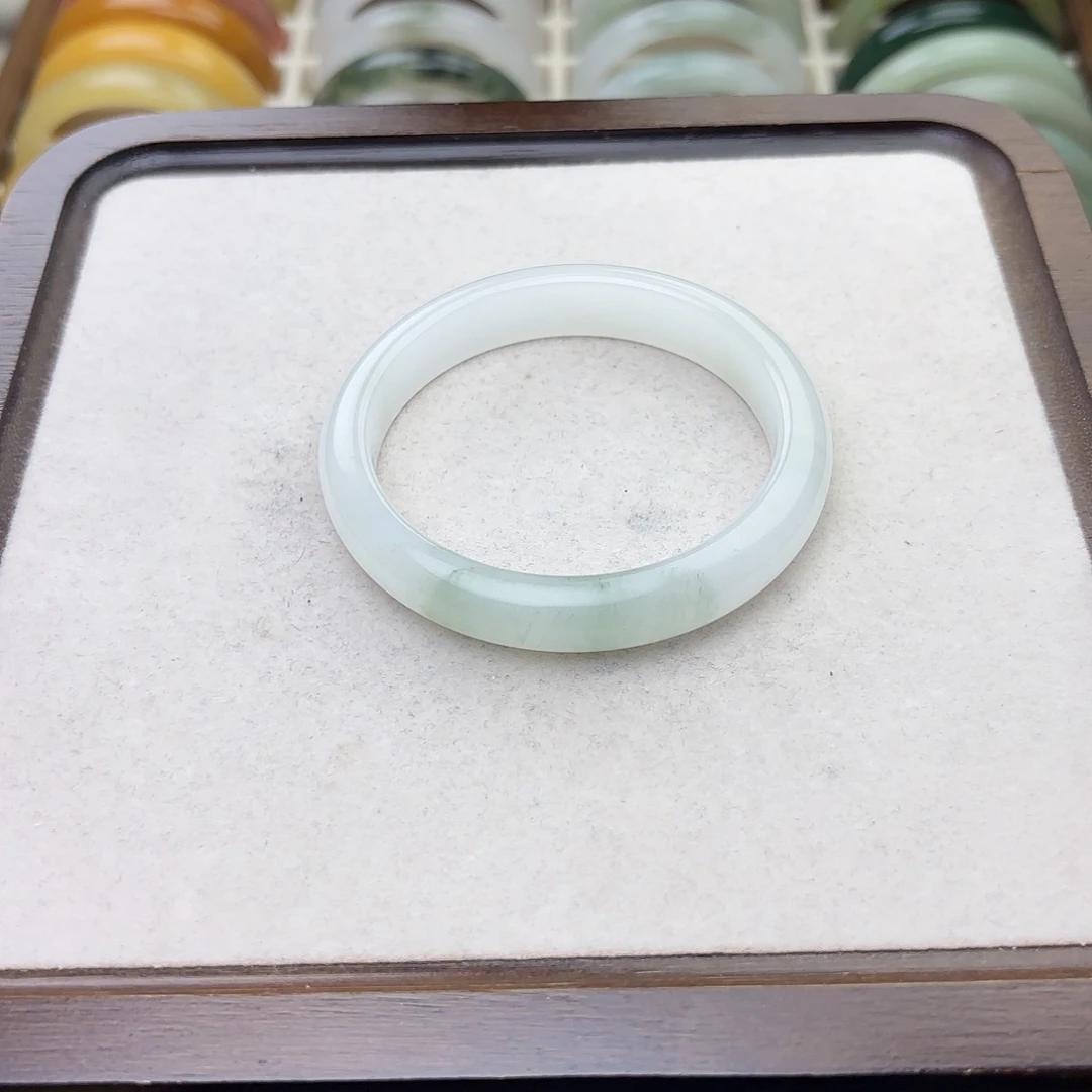 石英质玉（天山翠）未镶嵌手镯56.5圈口