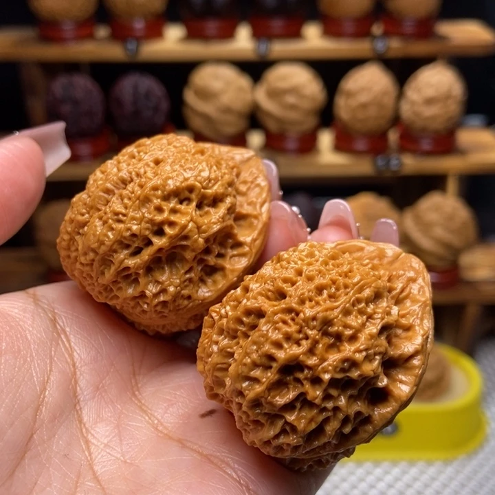 文玩核桃吊坠大蟾王20