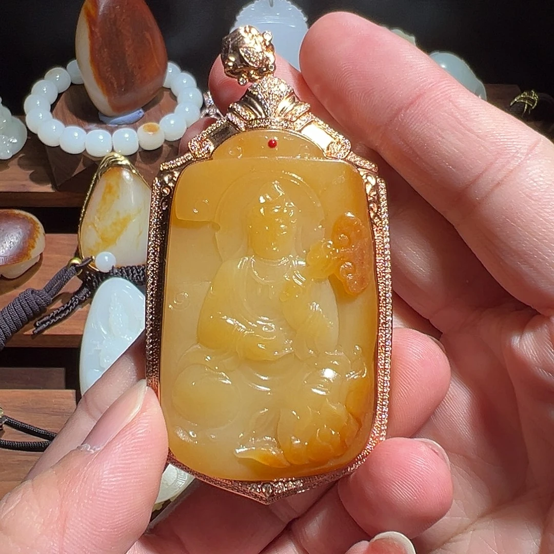 和田玉18K金镶嵌颈饰