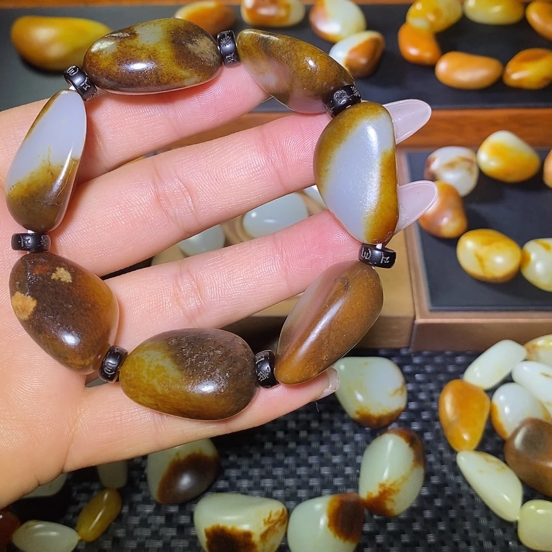 和田玉未镶嵌手串