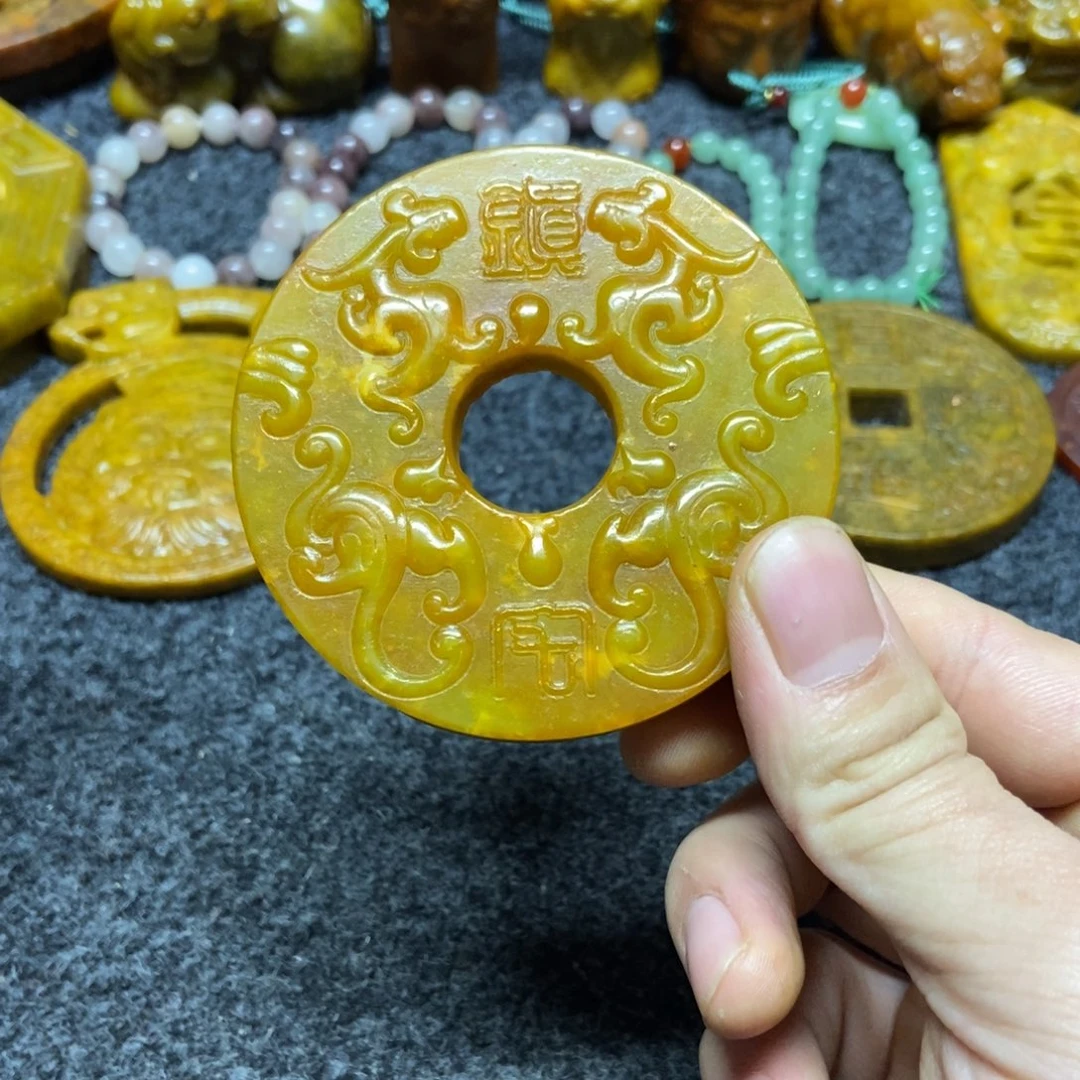 蛇纹石玉未镶嵌颈饰