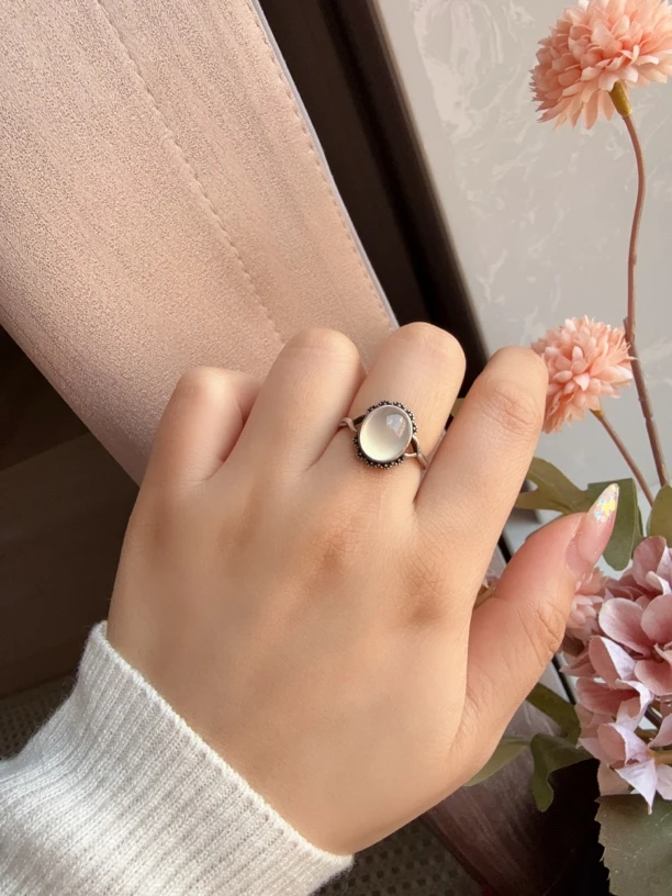 天然岫玉白冰复古风戒指 s925银镶嵌戒指时尚简约