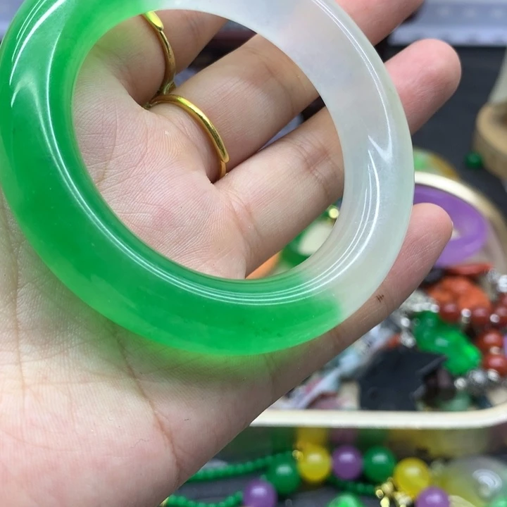翡翠未镶嵌颈饰吊坠