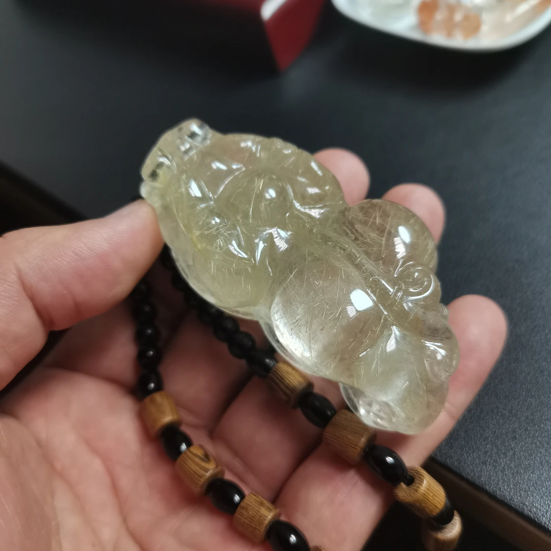 天然金发晶水晶貔貅吊坠精美雕刻男女通用潮流饰品项链