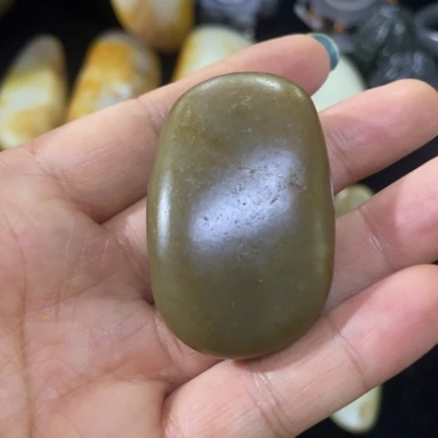 未镶嵌和田玉（糖玉）车挂