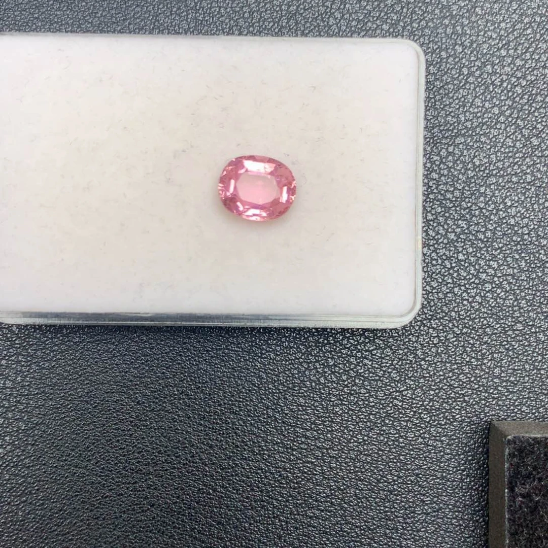 未镶嵌樱花粉2.46ct碧玺