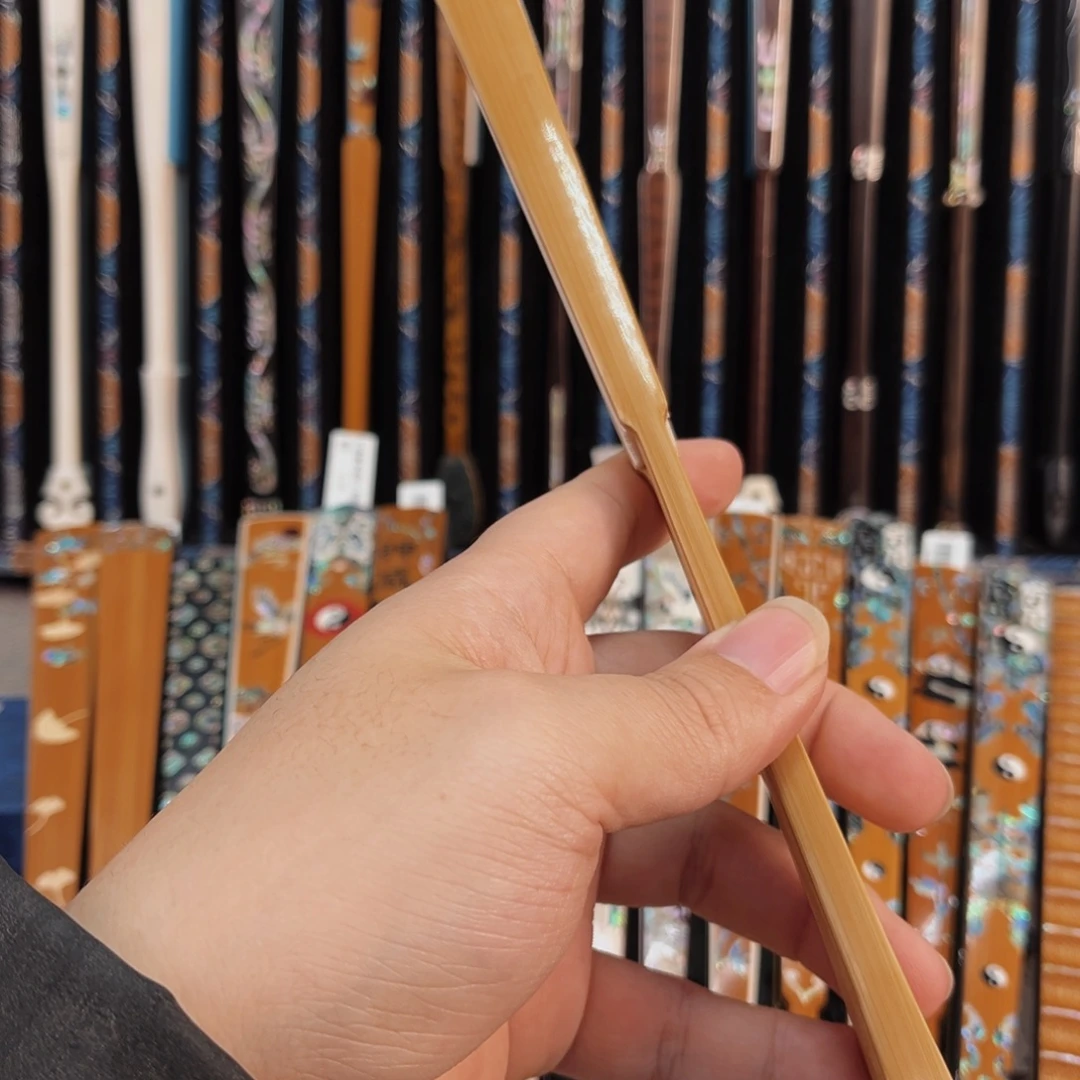 吉***尔扇子纯手工制作工艺精湛