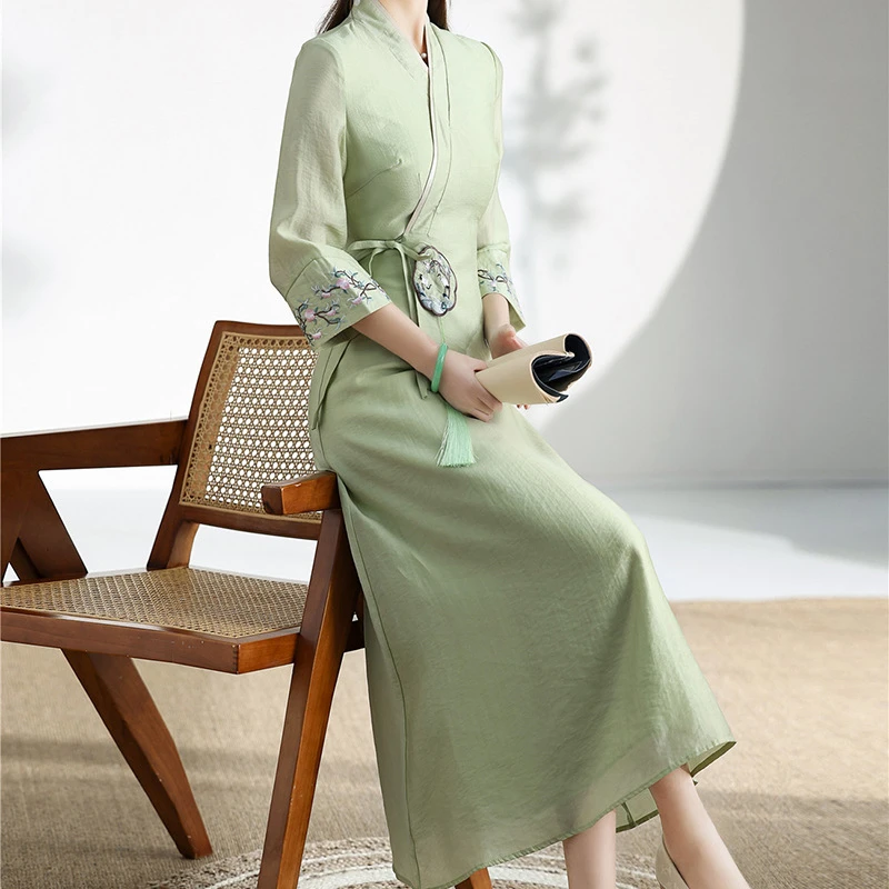 2025新款改良旗袍轻款刺绣女装中国风汉服民族风国潮复古连衣裙