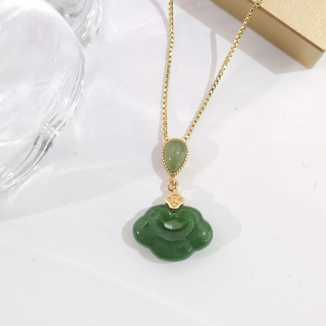 龙瑞珠宝-天然和田玉碧玉祥云平安如意锁古法吊坠气质精美国风