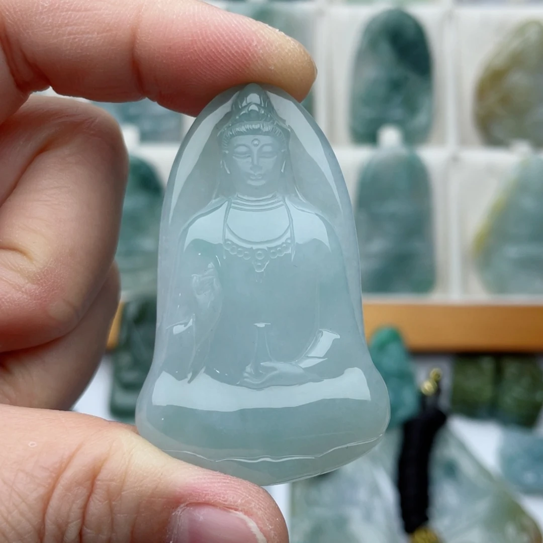 翡翠未镶嵌颈饰素衣观音