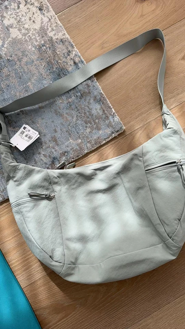 【Lulu Epoch】Slou肩带可调节饺子包牛角包----SS