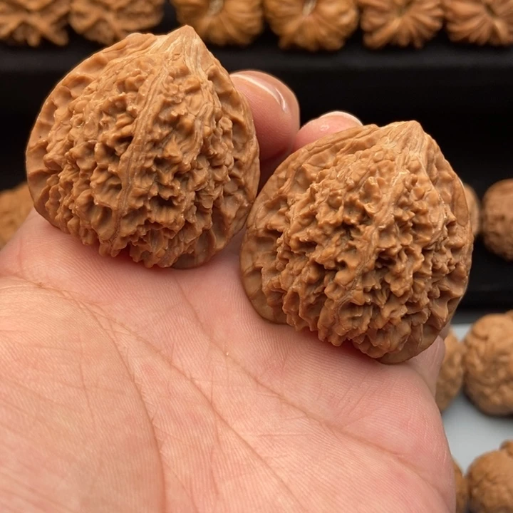 核桃三角满天星文玩核桃