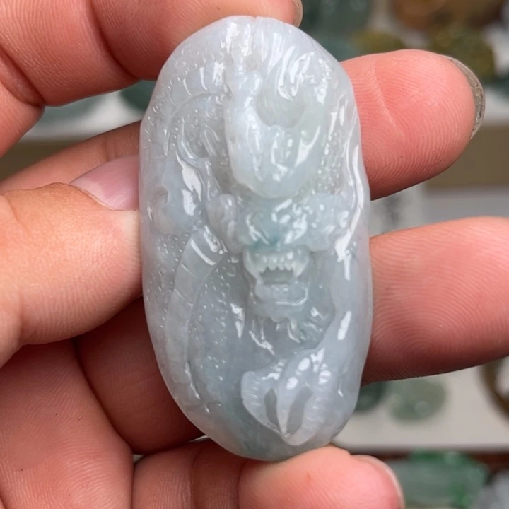 颈饰未镶嵌翡翠龙