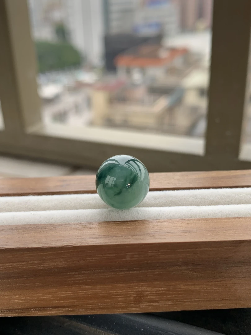 天然缅甸翡翠-湖水绿意境圆珠12.9mm