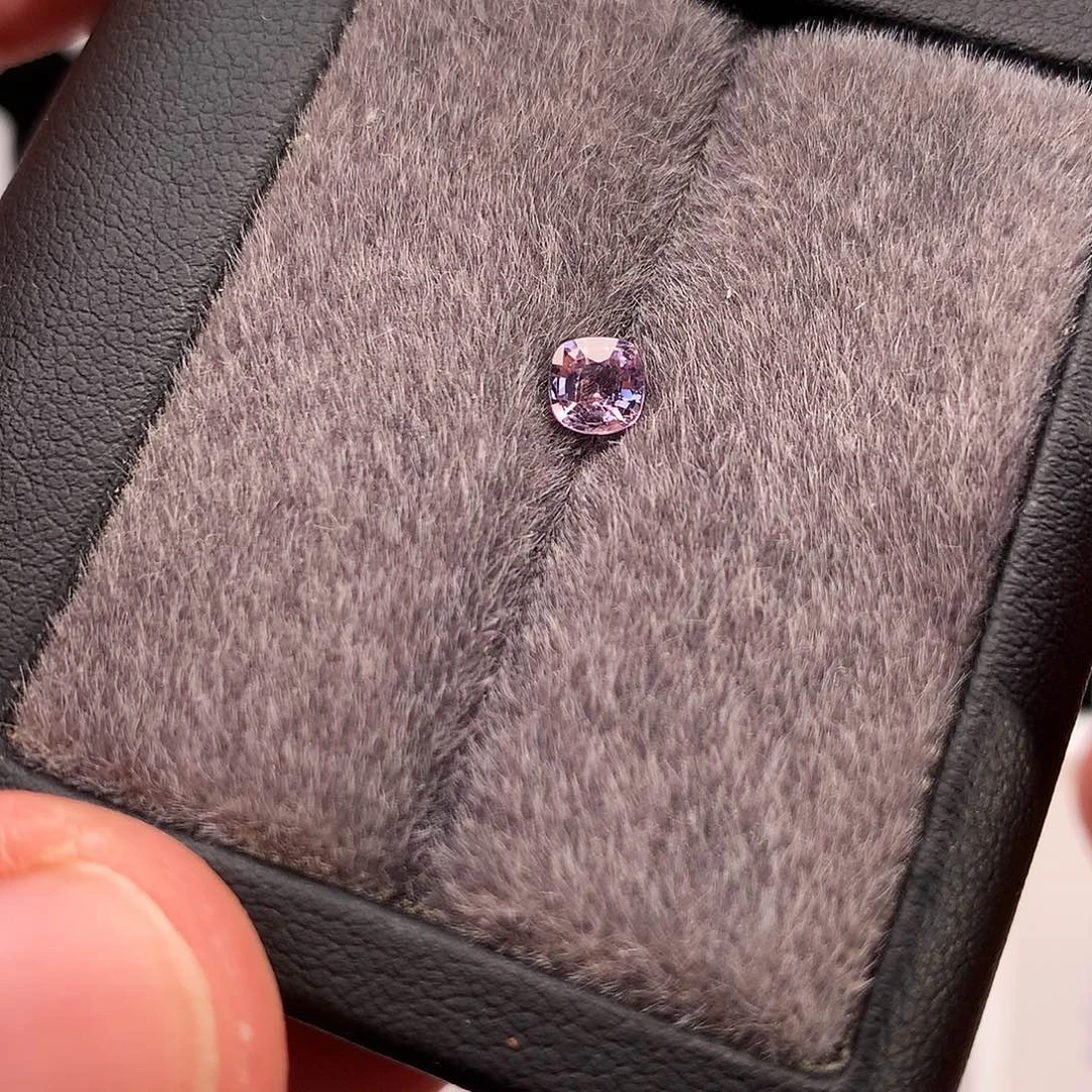 尖晶石裸石0.39/19.9