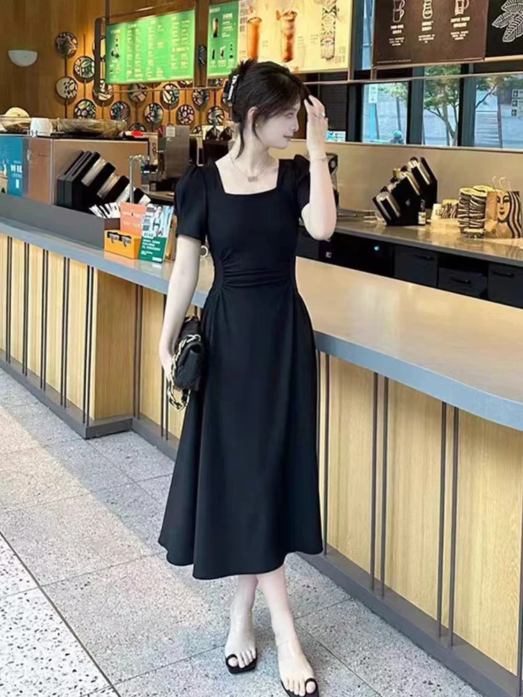 2025经典方领连衣裙气质修身显瘦收腰法式赫本风爆款时尚长裙