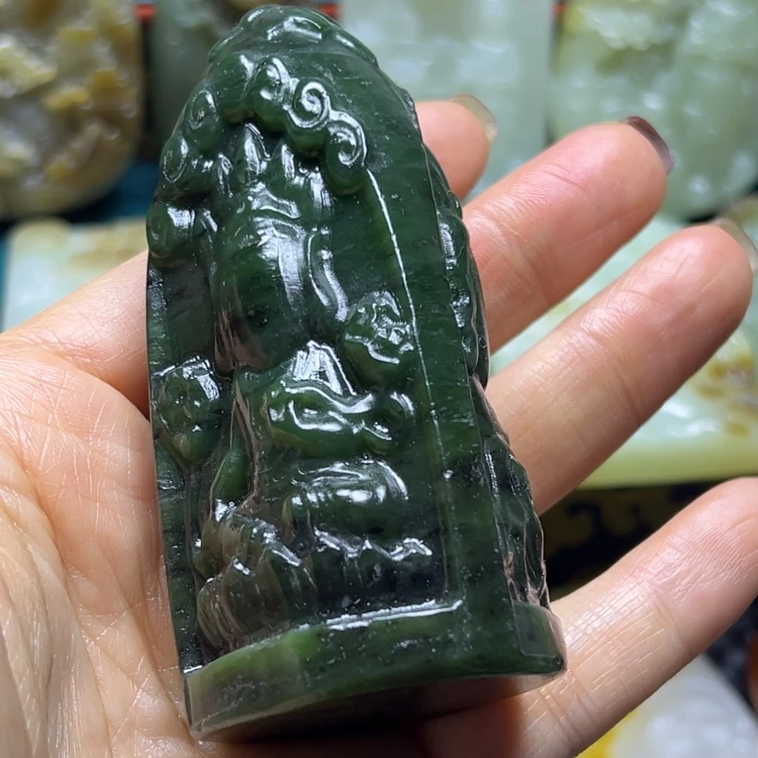 和田玉未镶嵌把件