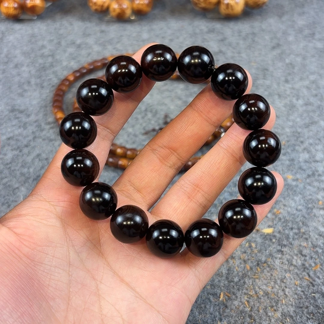 崖柏太行崖柏绿色结油手串1.5五灵脂收藏品