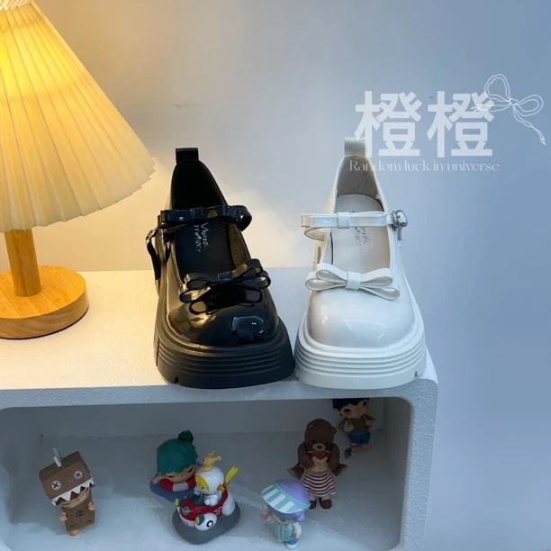 【M2-现货清清】一字式扣带玛丽珍鞋漆皮单鞋百搭时尚学院风单鞋