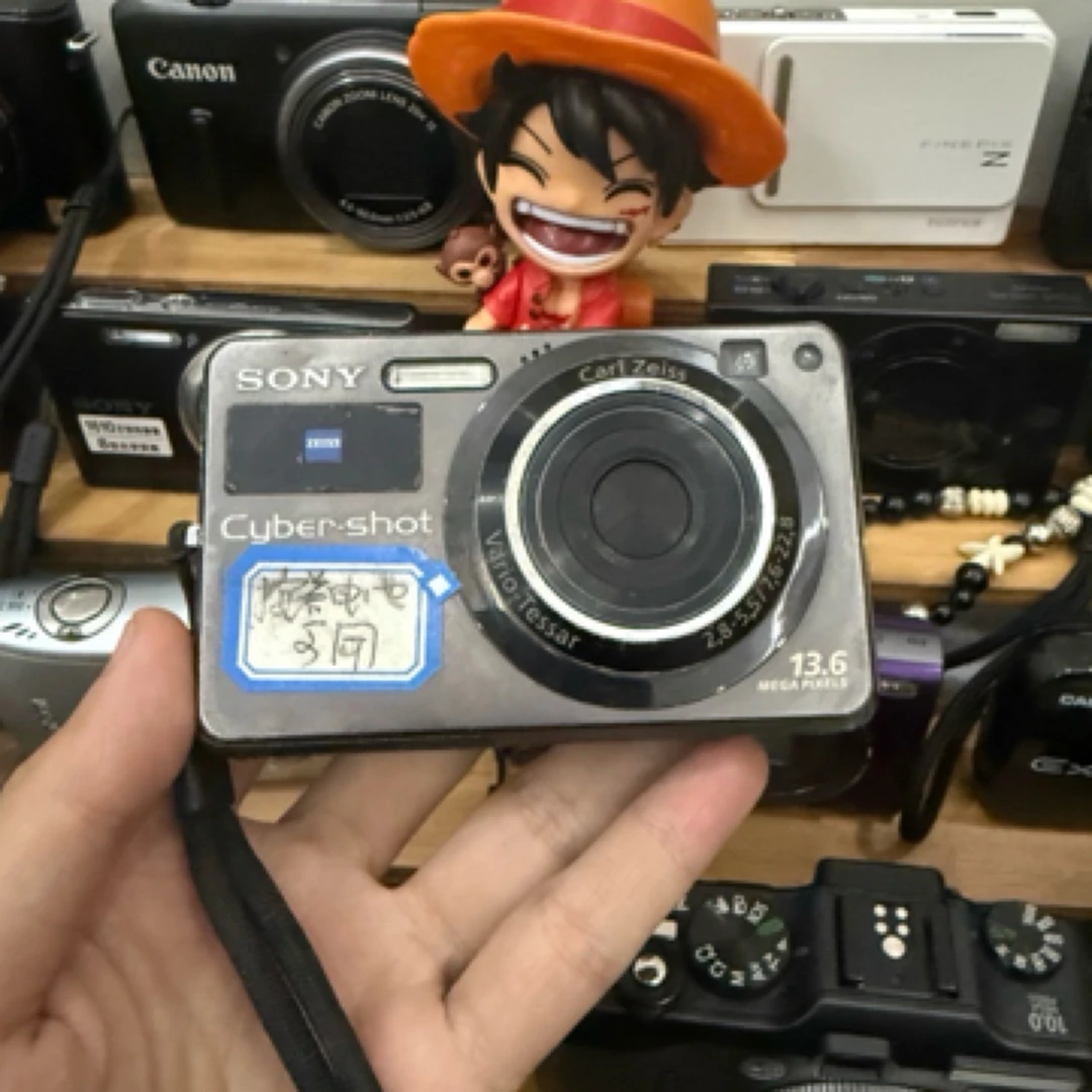 9新 Sony/索尼 索尼w300 战斗成色 小瑕疵 1300w像素 3倍光学变焦