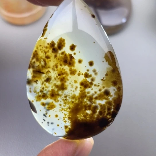 玛瑙/玉髓颈饰未镶嵌情****.