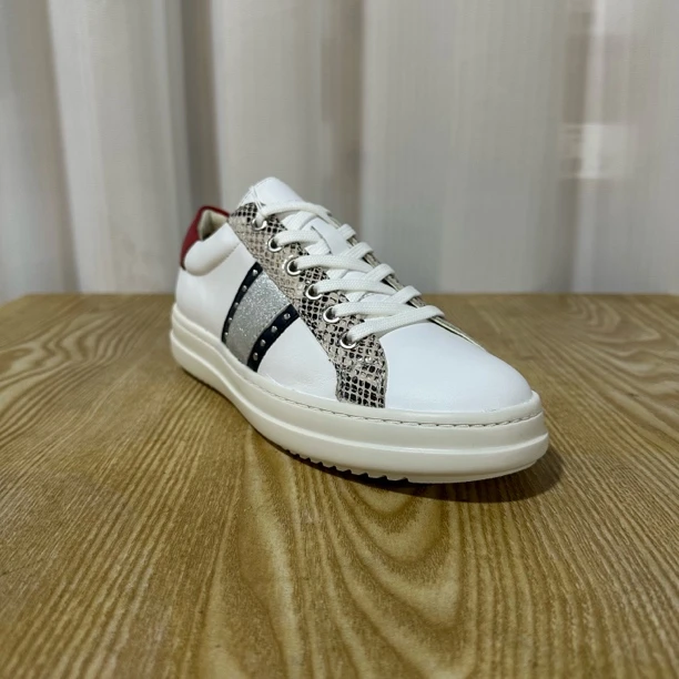 G家女士时尚休闲板鞋D04FEG