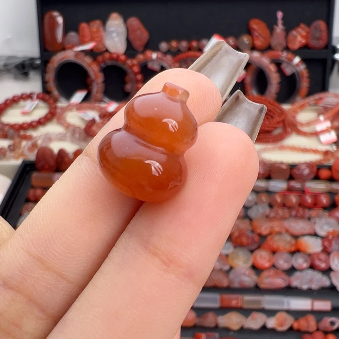 南红玛瑙未镶嵌颈饰葫芦