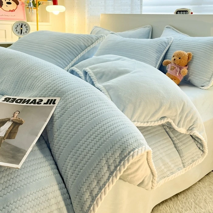 冬季牛奶绒四件套A类母婴级加厚保暖防静电纯色花绒法兰绒被套