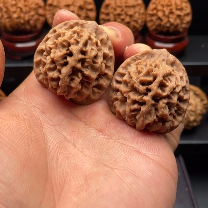 桃核吊坠7*9秦岭秦闷36