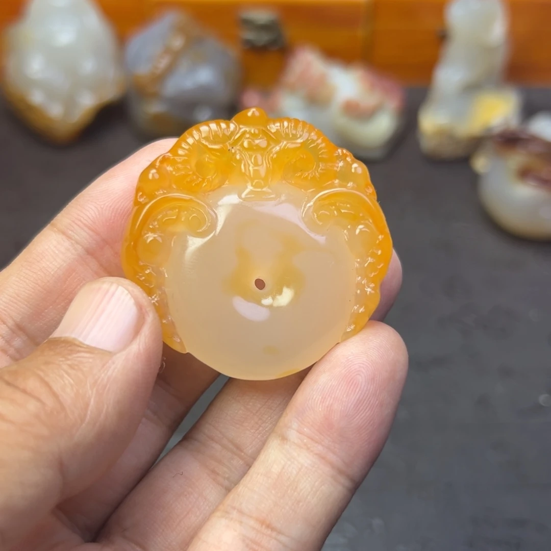 强***哥未镶嵌手把玛瑙/玉髓