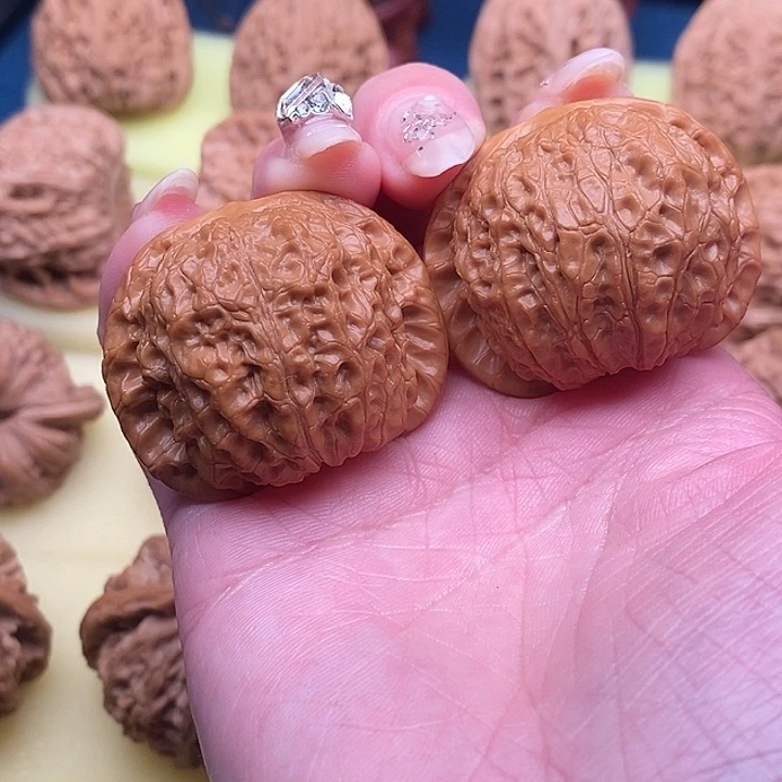 吊坠文玩核桃40血麒麟