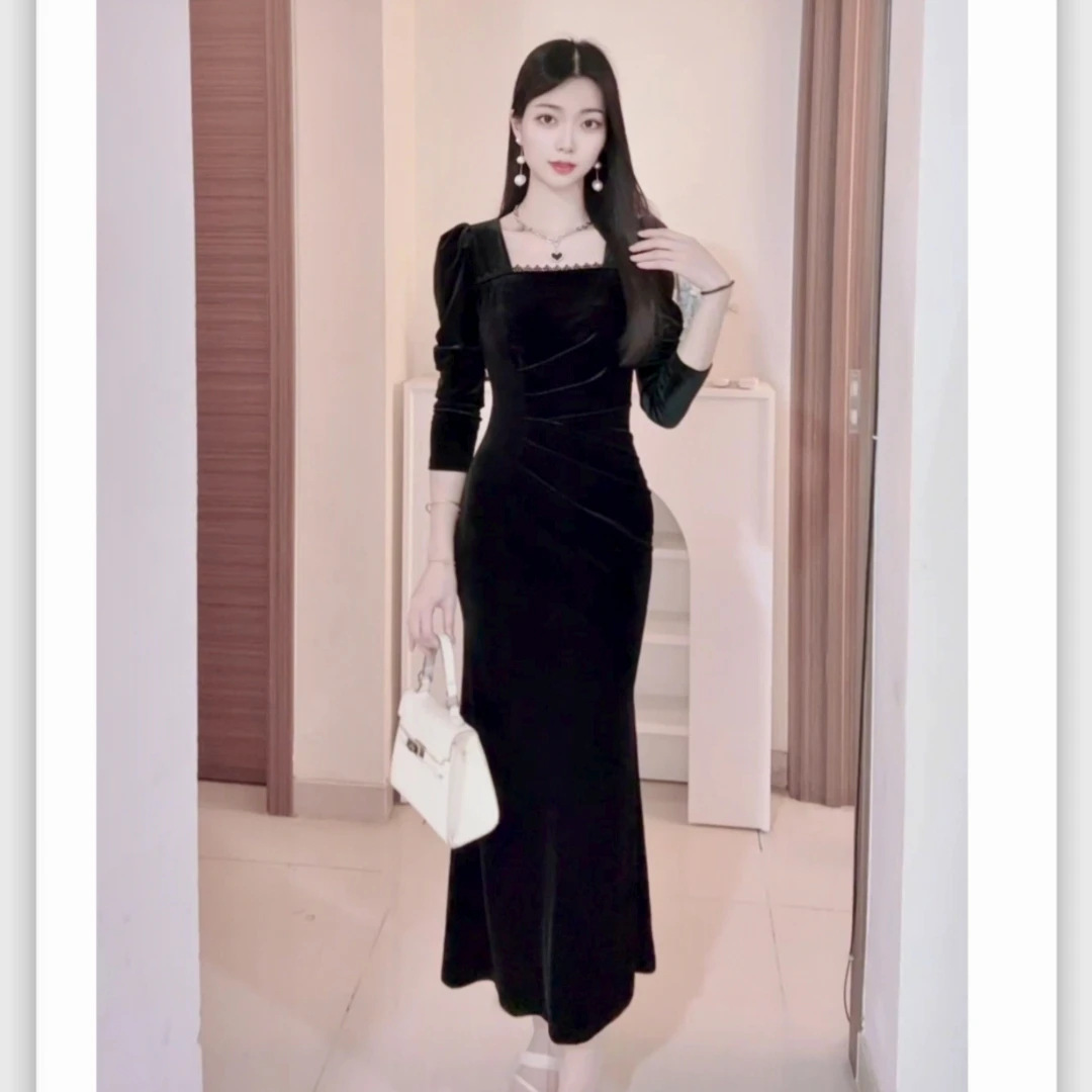 6162女人味方领黑色丝绒连衣裙秋冬修身鱼尾裙轻奢高级感气质显瘦