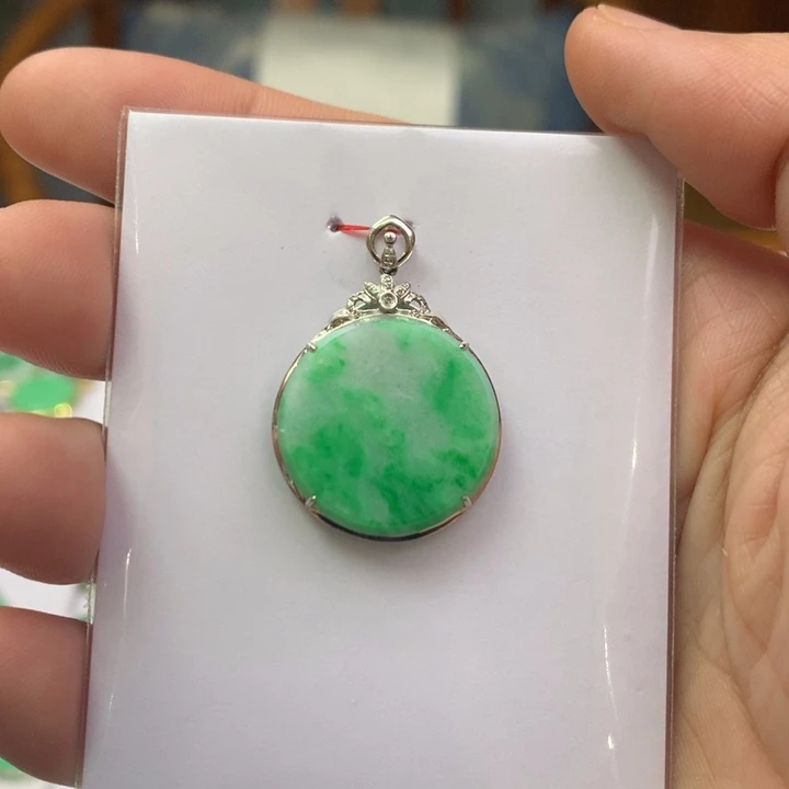 翡翠颈饰18K金镶嵌翡翠翡翠吊坠