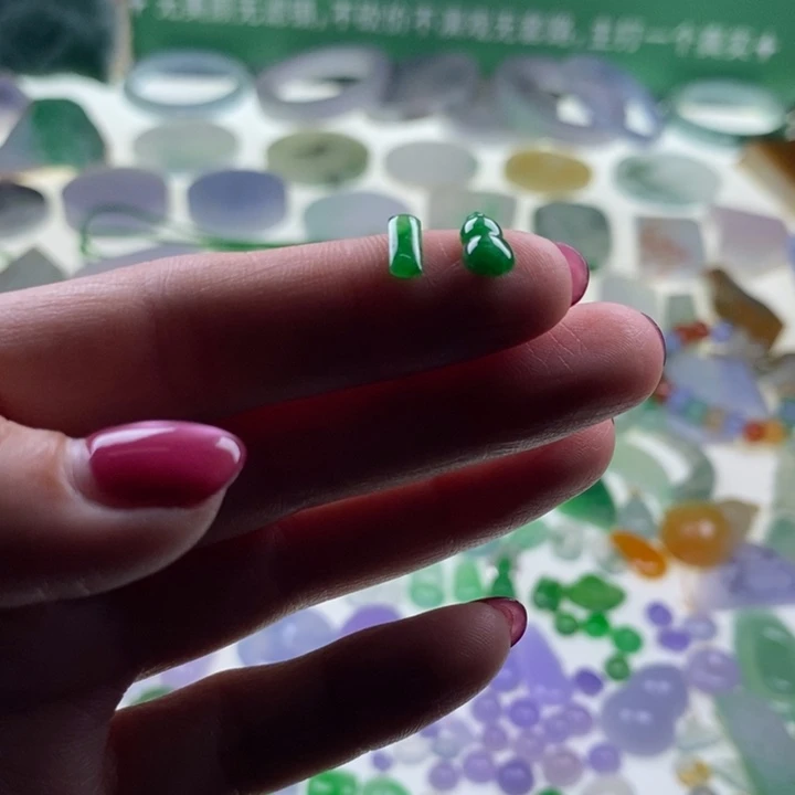 侯***飞定制翡翠未镶嵌天然翡翠