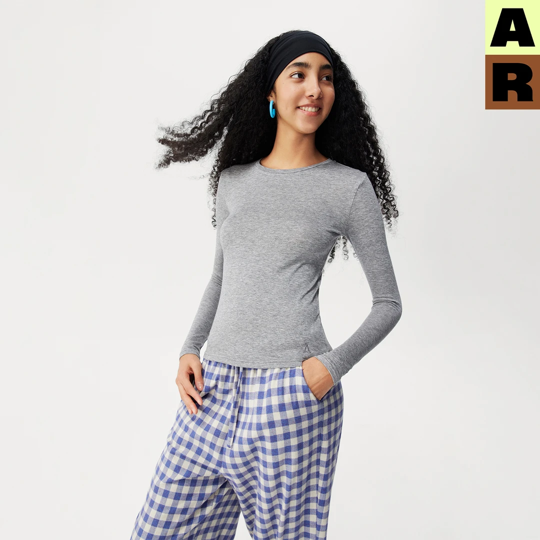 AR轻薄修身羊毛长袖T恤